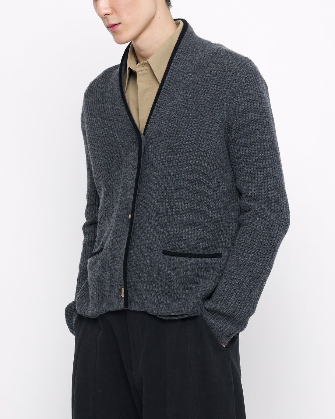 V-Neck Pockets Trimmed Cardigan - FW24 - Gray (Black)