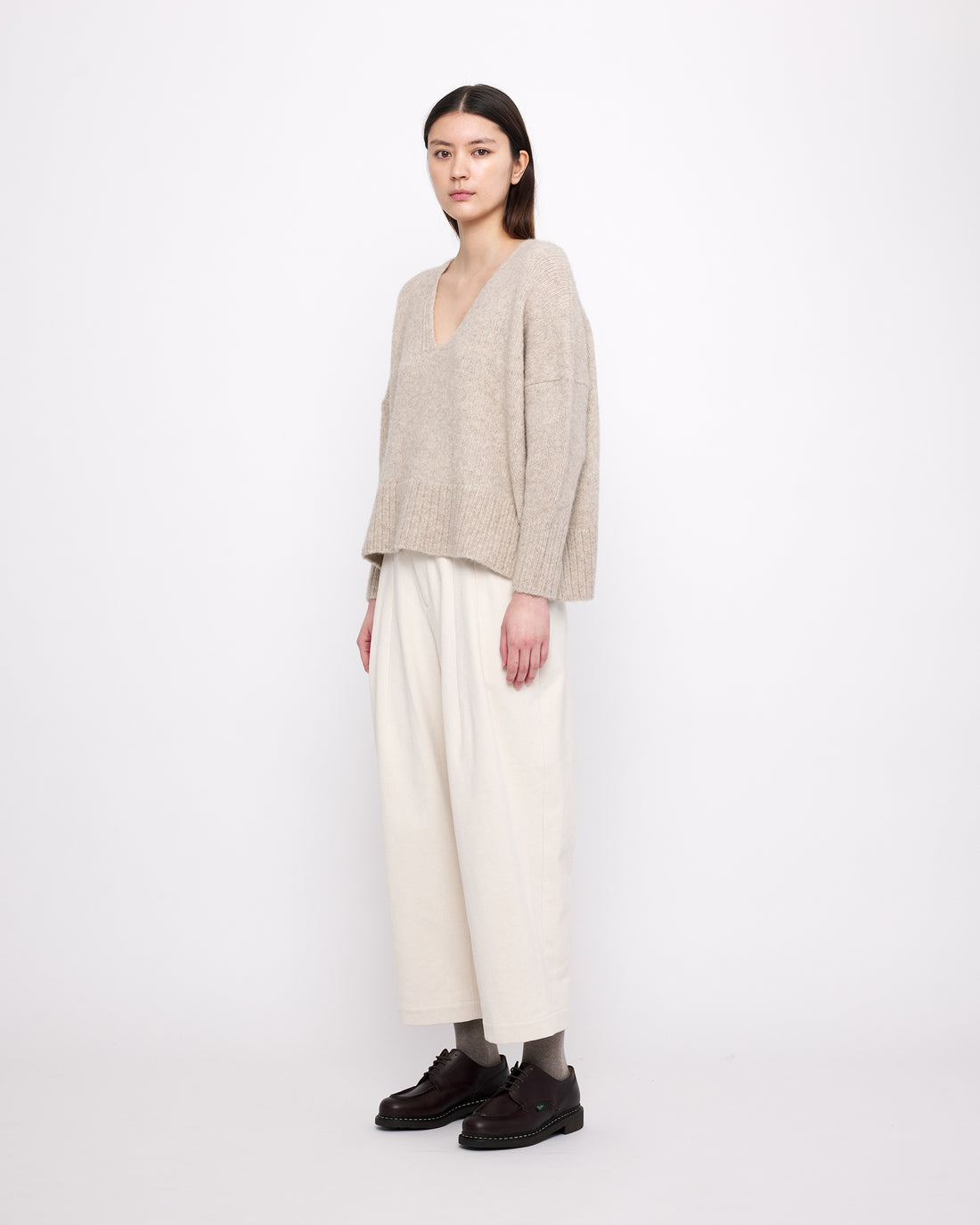 Chunky V-Neck - FW24 - Light Taupe