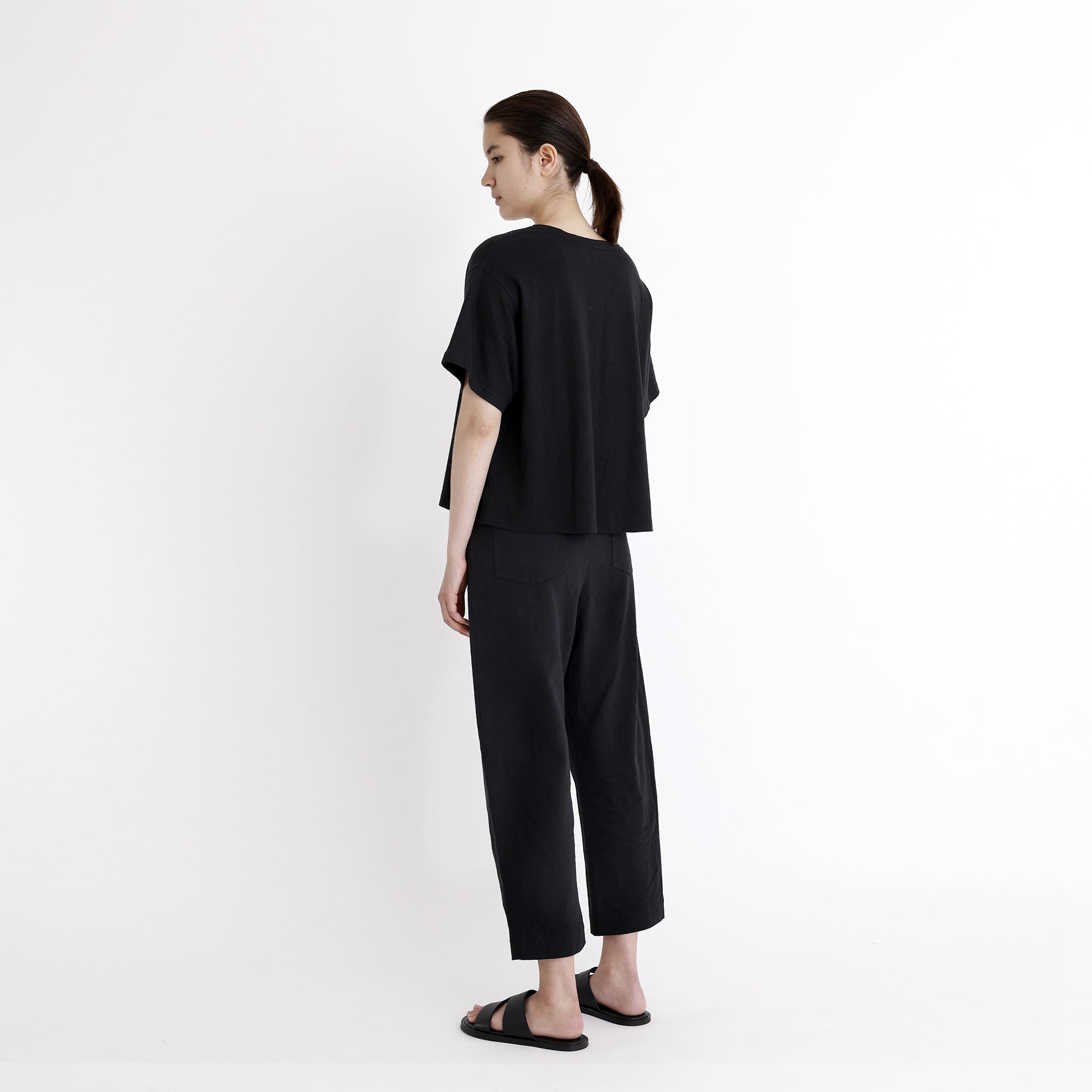 Signature Cropped Tee - Black